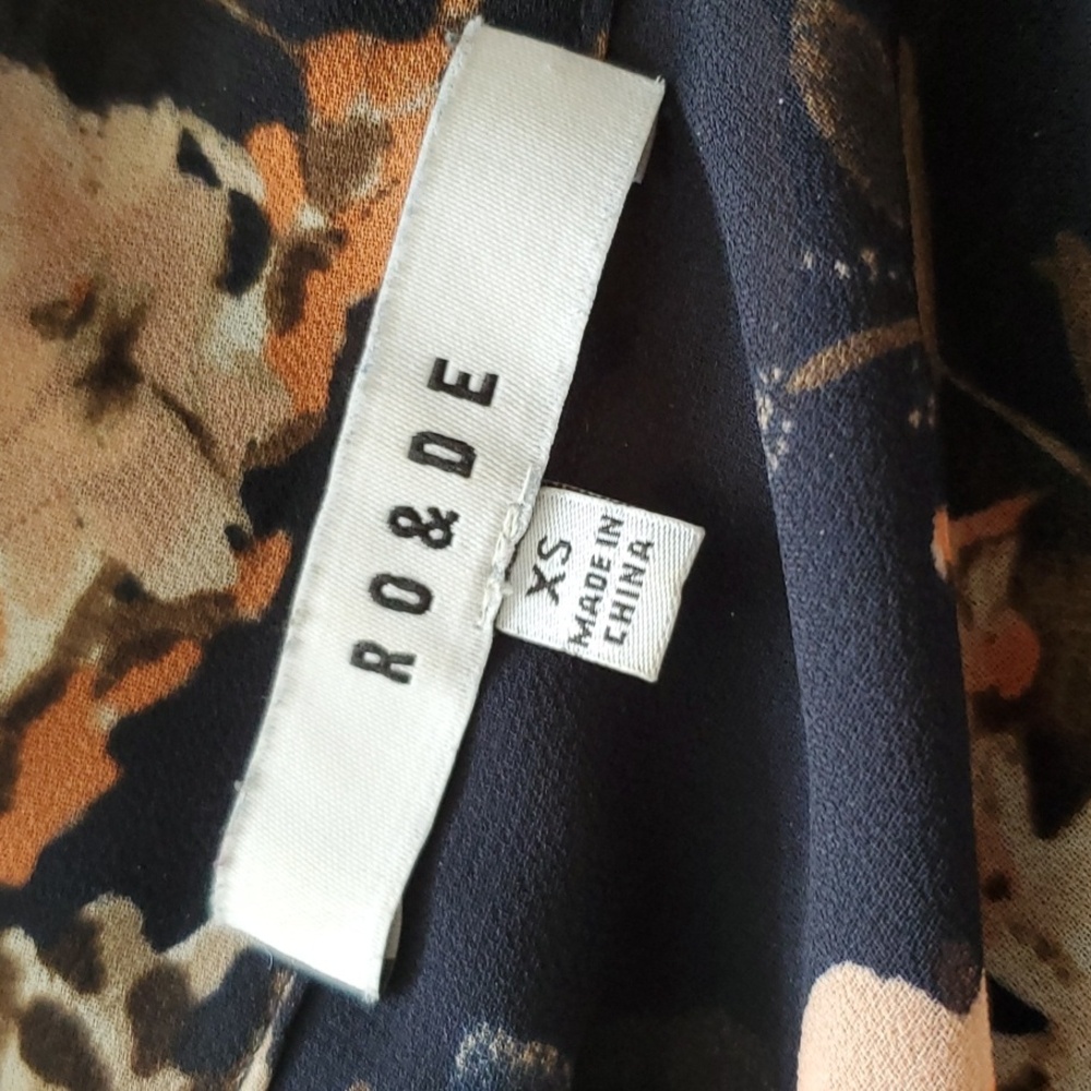 RO&DE Nordstrom Floral Button Up Romantic Flowy Shirt Top Blouse Flowers Navy - Picture 2 of 4